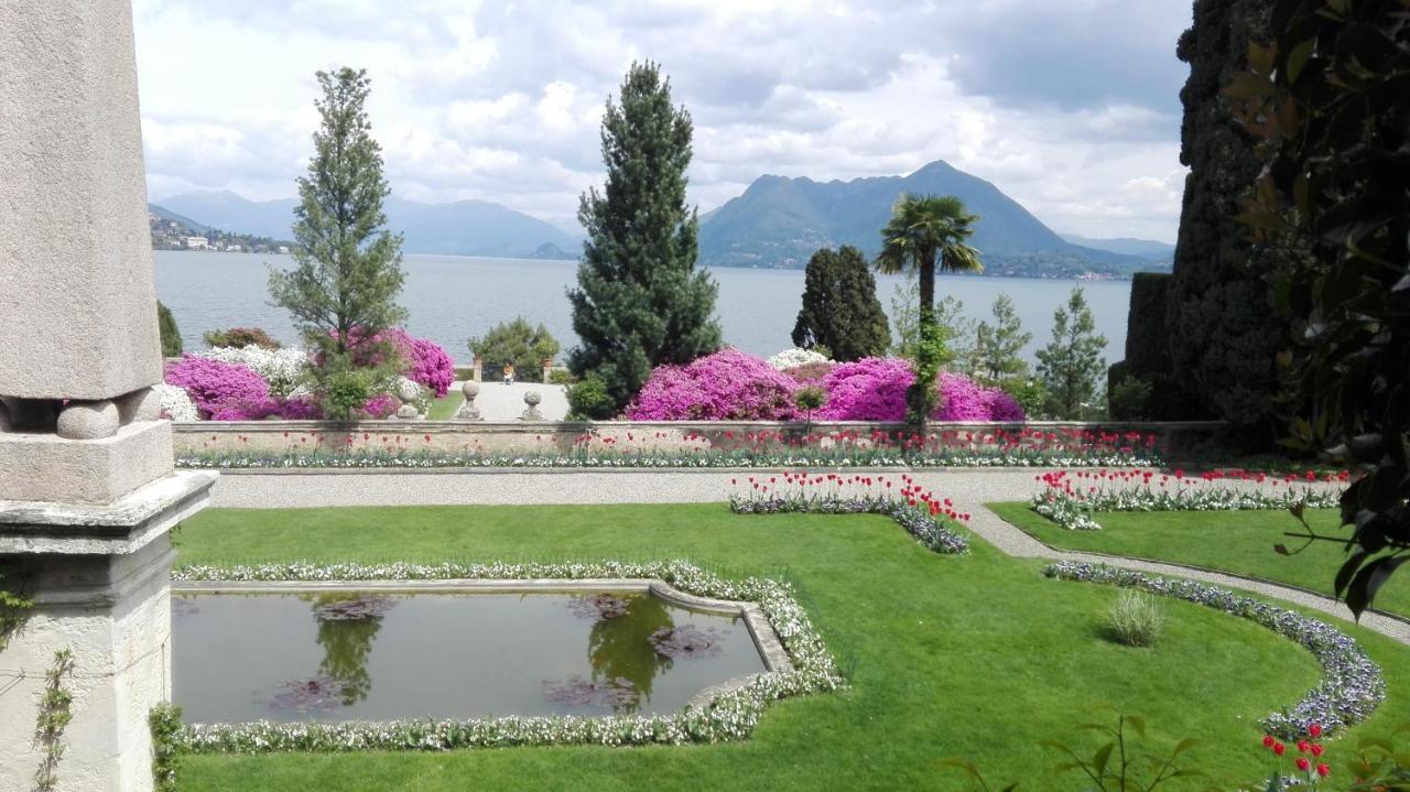 Giardino Leilighet Porto Valtravaglia Eksteriør bilde