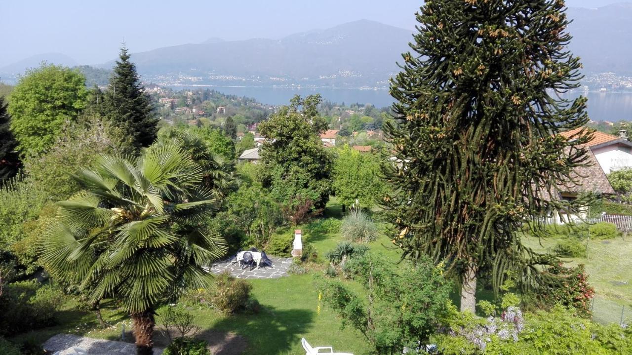 Giardino Leilighet Porto Valtravaglia Eksteriør bilde