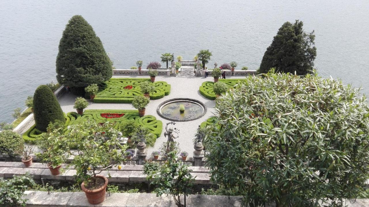 Giardino Leilighet Porto Valtravaglia Eksteriør bilde