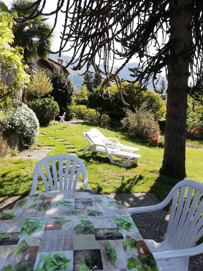 Giardino Leilighet Porto Valtravaglia Eksteriør bilde